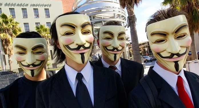 Anonymous mengambil jalanan untuk membantah