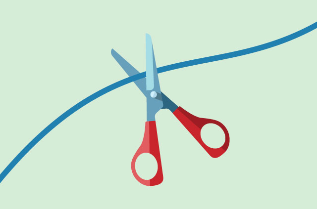 قیچی برش از طریق بند ناف.