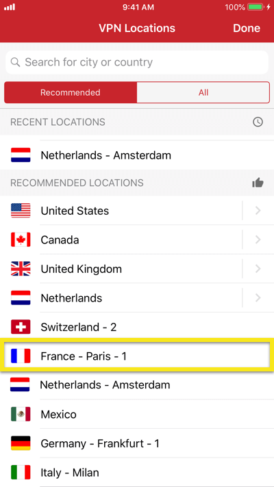 یک مکان سرور متفاوت در ExpressVPN را برای iOS انتخاب کنید.